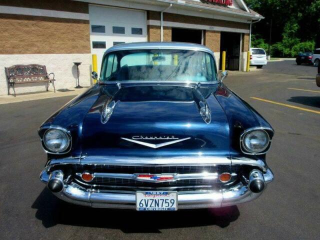 Chevrolet Bel Air/150/210 1957 image number 2