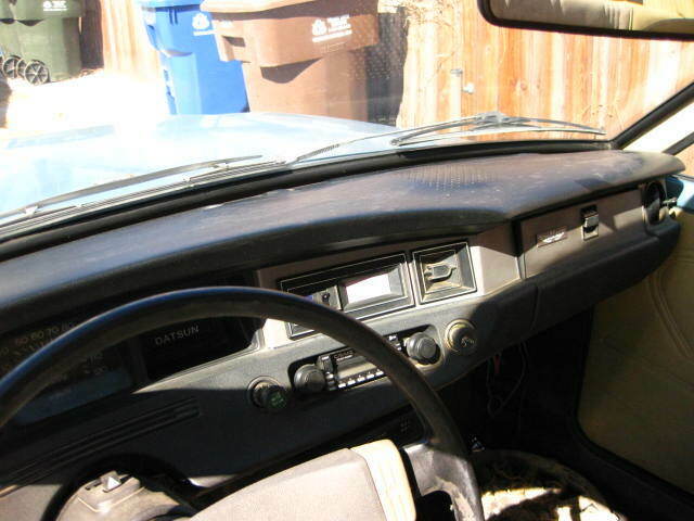 Datsun B210 2 Door 1974 image number 22