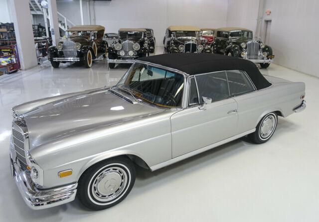 Mercedes-Benz 200-Series 1969 image number 4