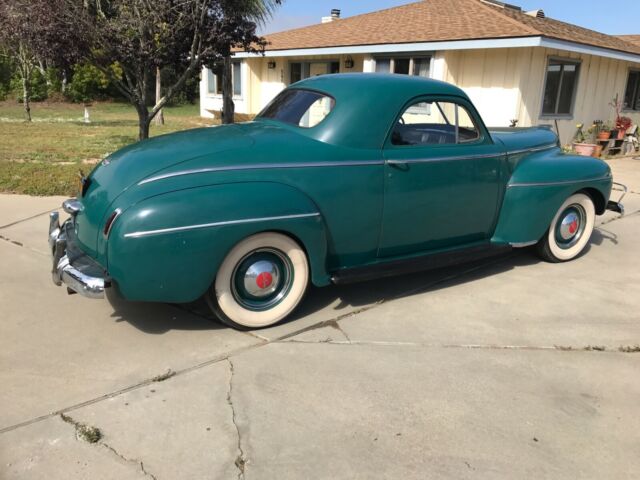 DeSoto CUTOM COUPE 1941 image number 3