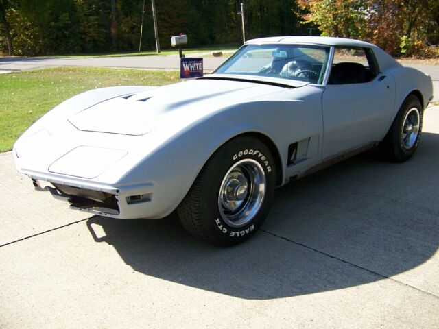 Chevrolet Corvette 1971 image number 2