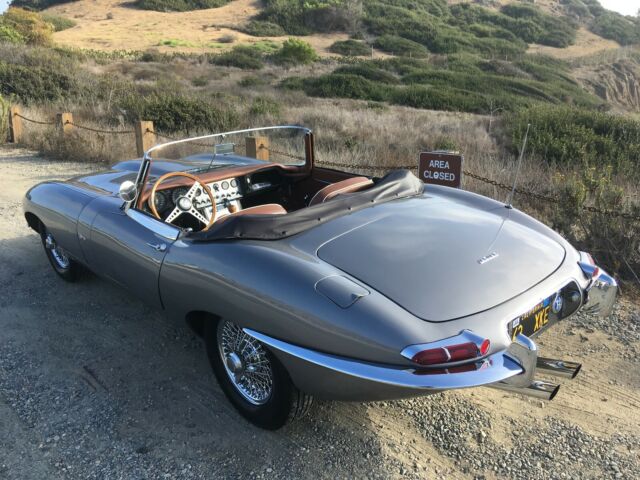 Jaguar E-Type 1963 image number 14