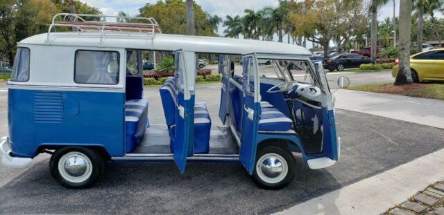 Volkswagen Bus/Vanagon 1975 image number 18