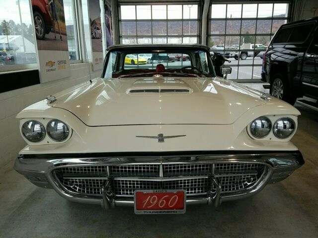 Ford Thunderbird 1960 image number 1