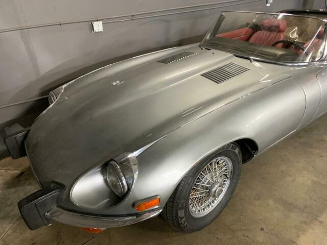 Jaguar E-Type 1974 image number 30