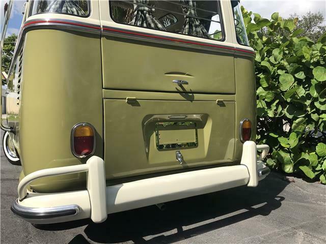 Volkswagen Bus/Vanagon 1974 image number 9