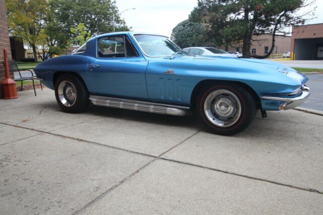 Chevrolet Corvette 1966 image number 29