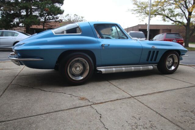 Chevrolet Corvette 1966 image number 30