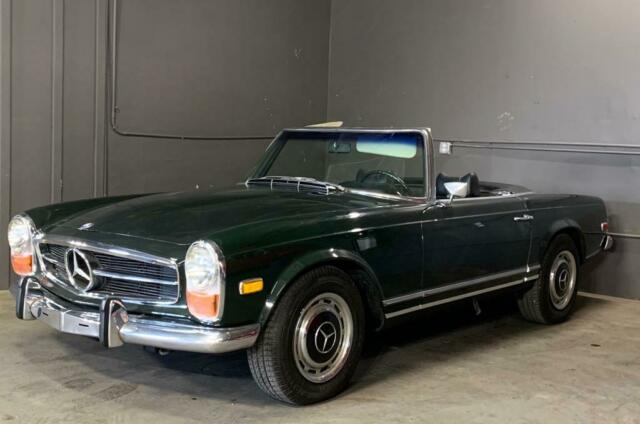 Mercedes-Benz SL-Class 1968 image number 24