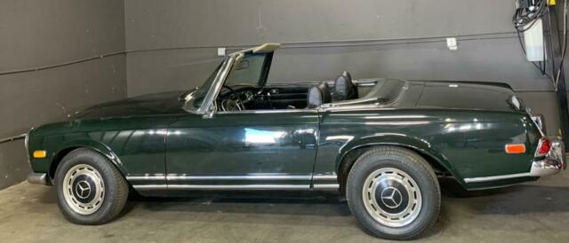 Mercedes-Benz SL-Class 1968 image number 30