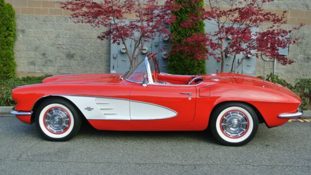 Chevrolet Corvette 1961 image number 28