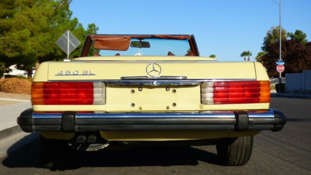 Mercedes-Benz SL-Class 1974 image number 11