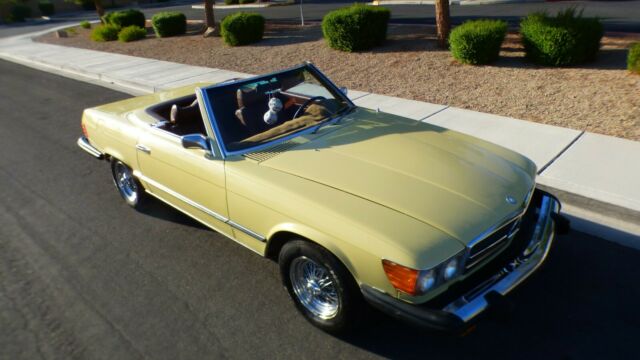 Mercedes-Benz SL-Class 1974 image number 4