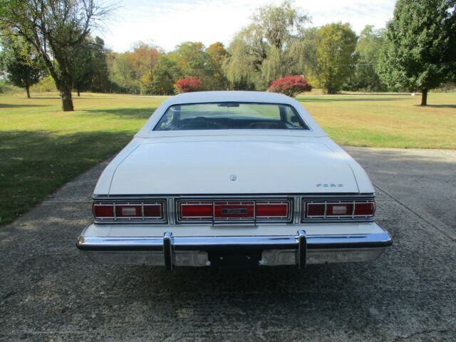 Ford Torino 1975 image number 38