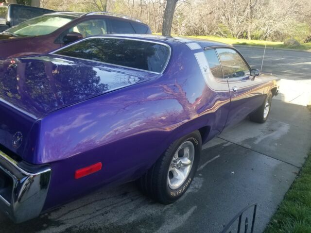 Plymouth Road Runner 1973 image number 11