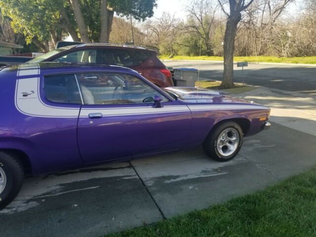 Plymouth Road Runner 1973 image number 12