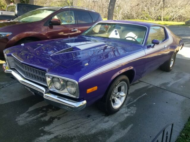 Plymouth Road Runner 1973 image number 16