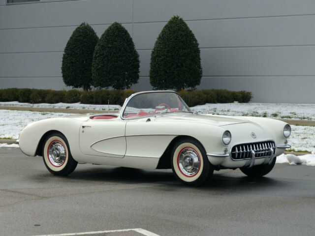 Chevrolet Corvette 1956 image number 2