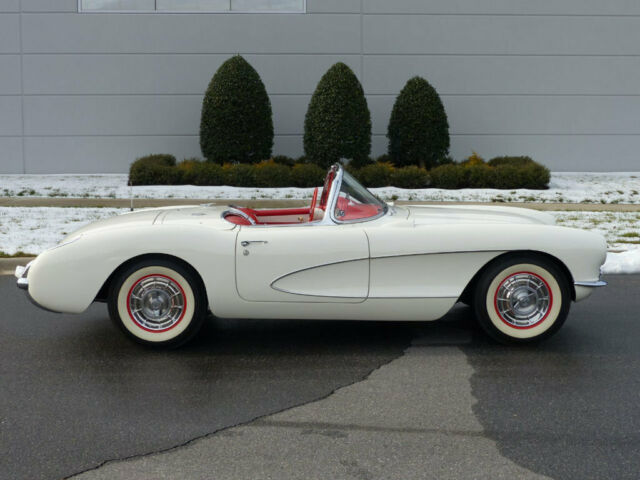 Chevrolet Corvette 1956 image number 30