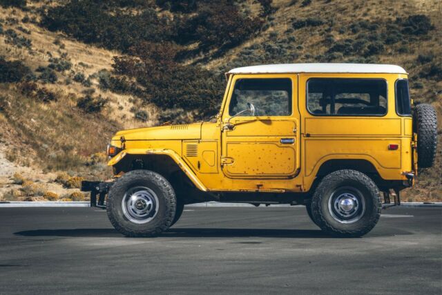 Toyota Land Cruiser 1975 image number 2