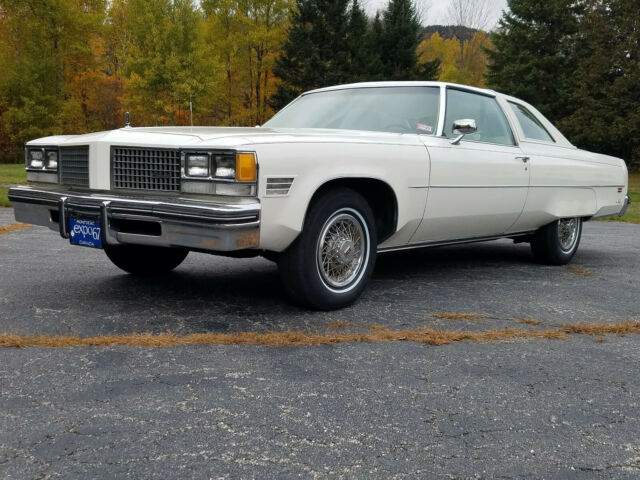 Oldsmobile Ninety-Eight 1976 image number 14