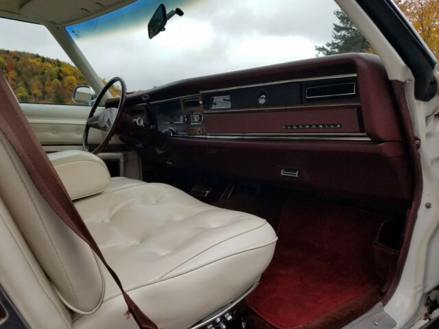 Oldsmobile Ninety-Eight 1976 image number 7