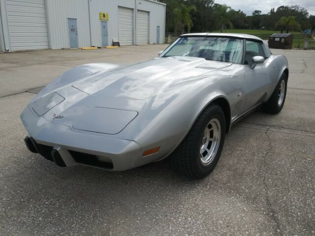 Chevrolet Corvette 1979 image number 1