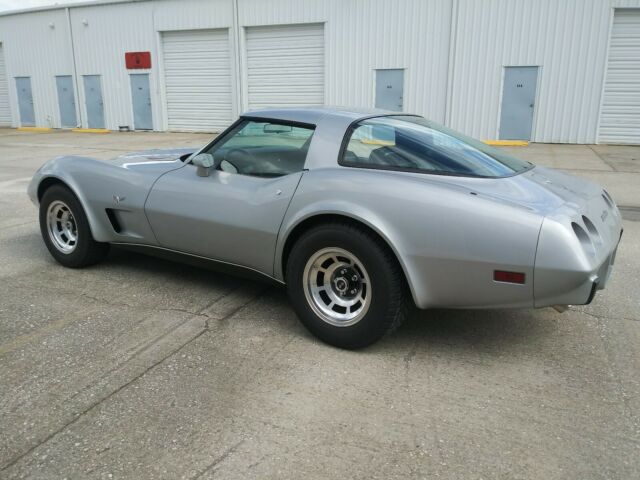 Chevrolet Corvette 1979 image number 27