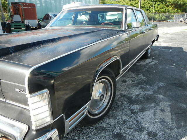 Lincoln Continental 1978 image number 2