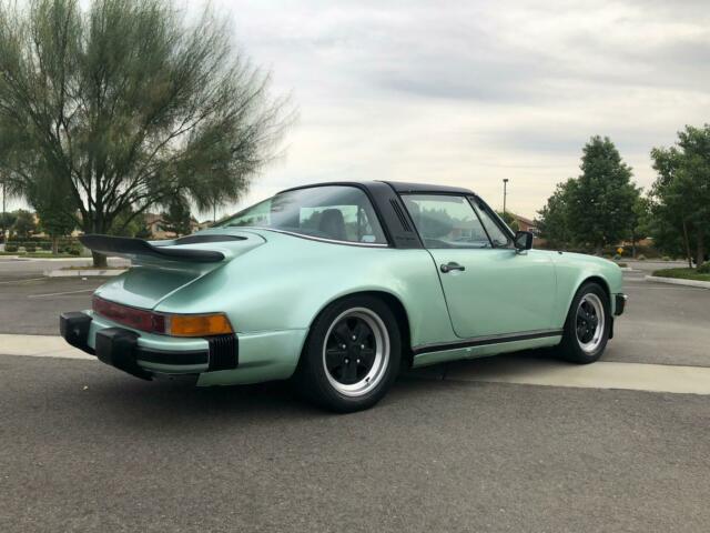 Porsche 911 1976 image number 13