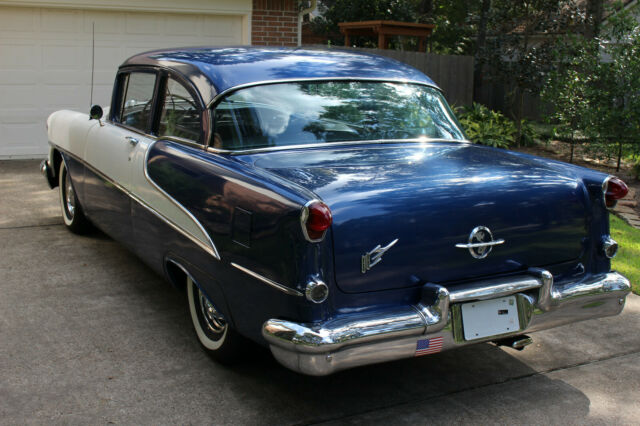 Oldsmobile Eighty-Eight 1955 image number 12