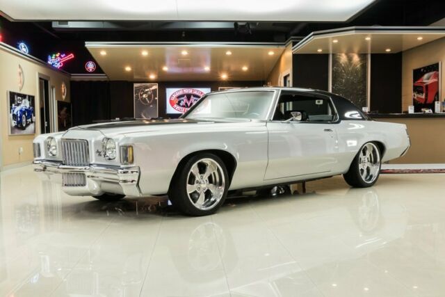 Pontiac Grand Prix 1971 image number 24