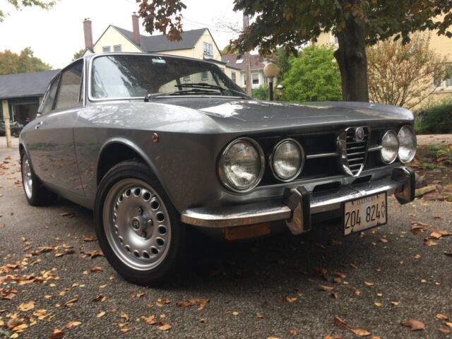 Alfa Romeo GTV 1974 image number 1