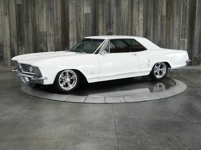 Buick Riviera 1963 image number 0