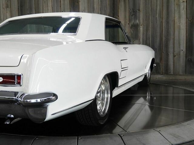 Buick Riviera 1963 image number 11