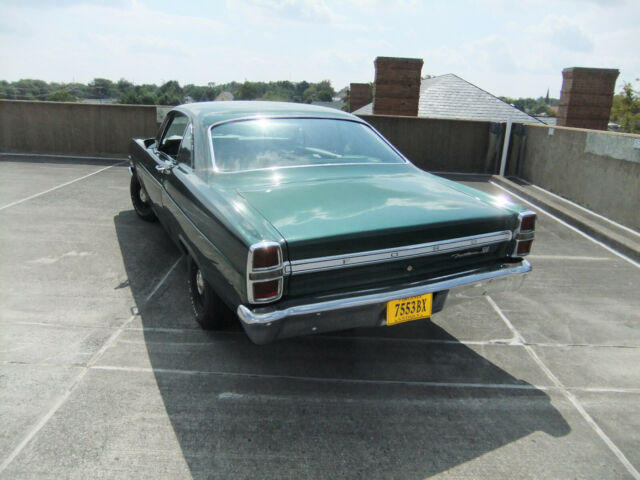 Ford Fairlane 1967 image number 2