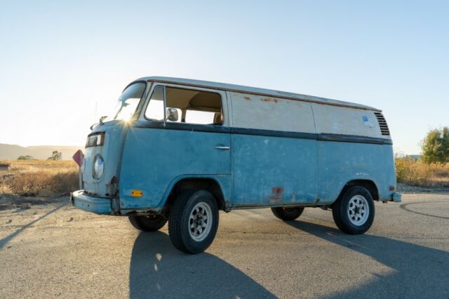 Volkswagen Bus/Vanagon 1973 image number 12