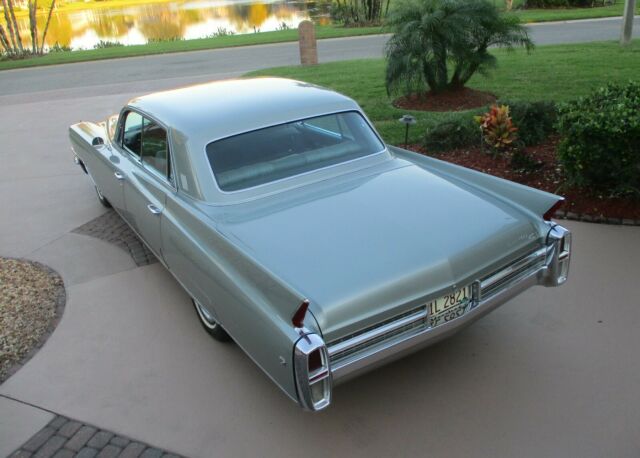 Cadillac DeVille 1963 image number 1