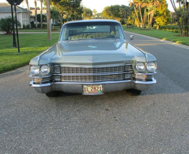 Cadillac DeVille 1963 image number 2