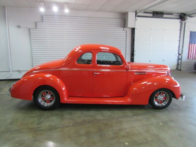 Ford Coupe 1939 image number 2