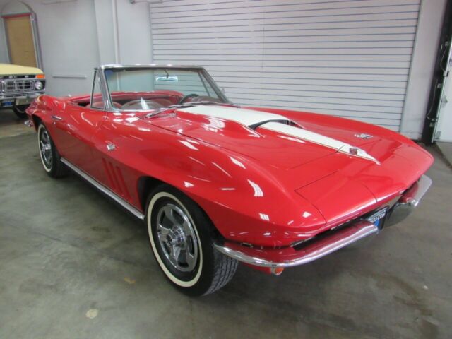 Chevrolet Corvette 1966 image number 16