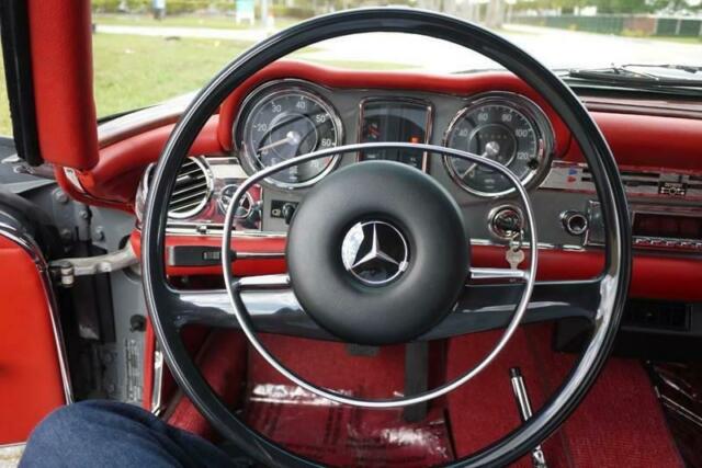 Mercedes-Benz SL-Class 1969 image number 30