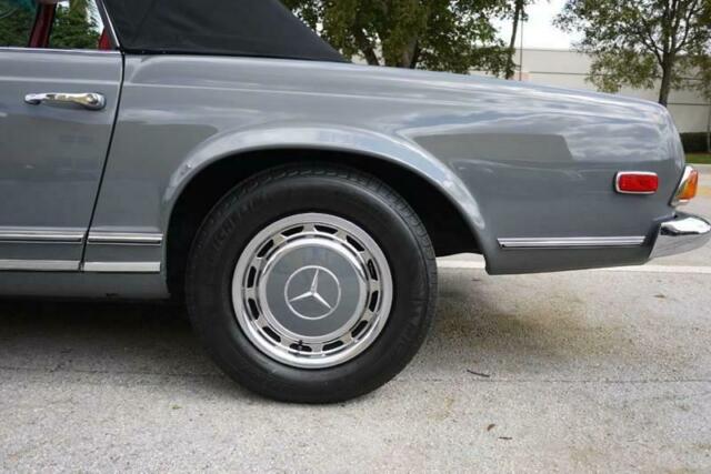 Mercedes-Benz SL-Class 1969 image number 4