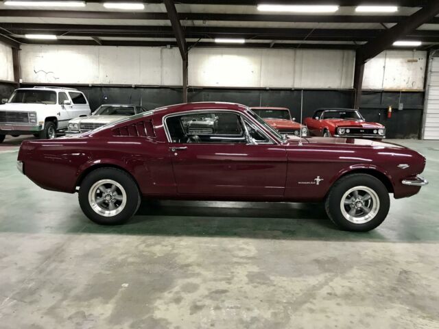 Ford Mustang 1965 image number 29