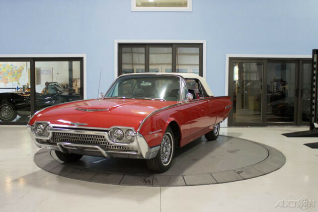 Ford Thunderbird 1962 image number 24