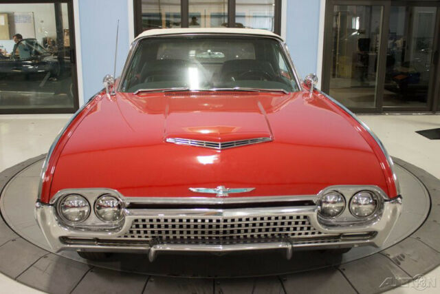 Ford Thunderbird 1962 image number 9