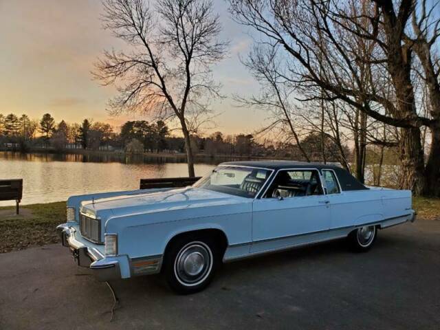 Lincoln Continental 1975 image number 27