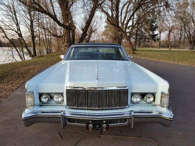 Lincoln Continental 1975 image number 28