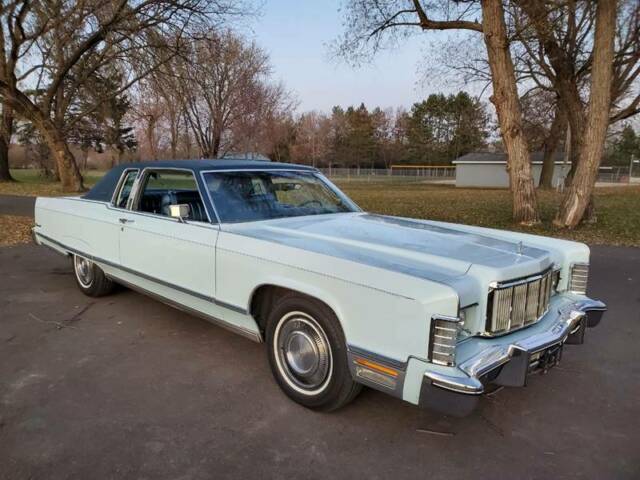 Lincoln Continental 1975 image number 29