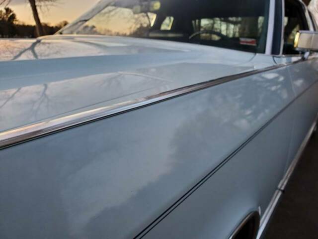 Lincoln Continental 1975 image number 38